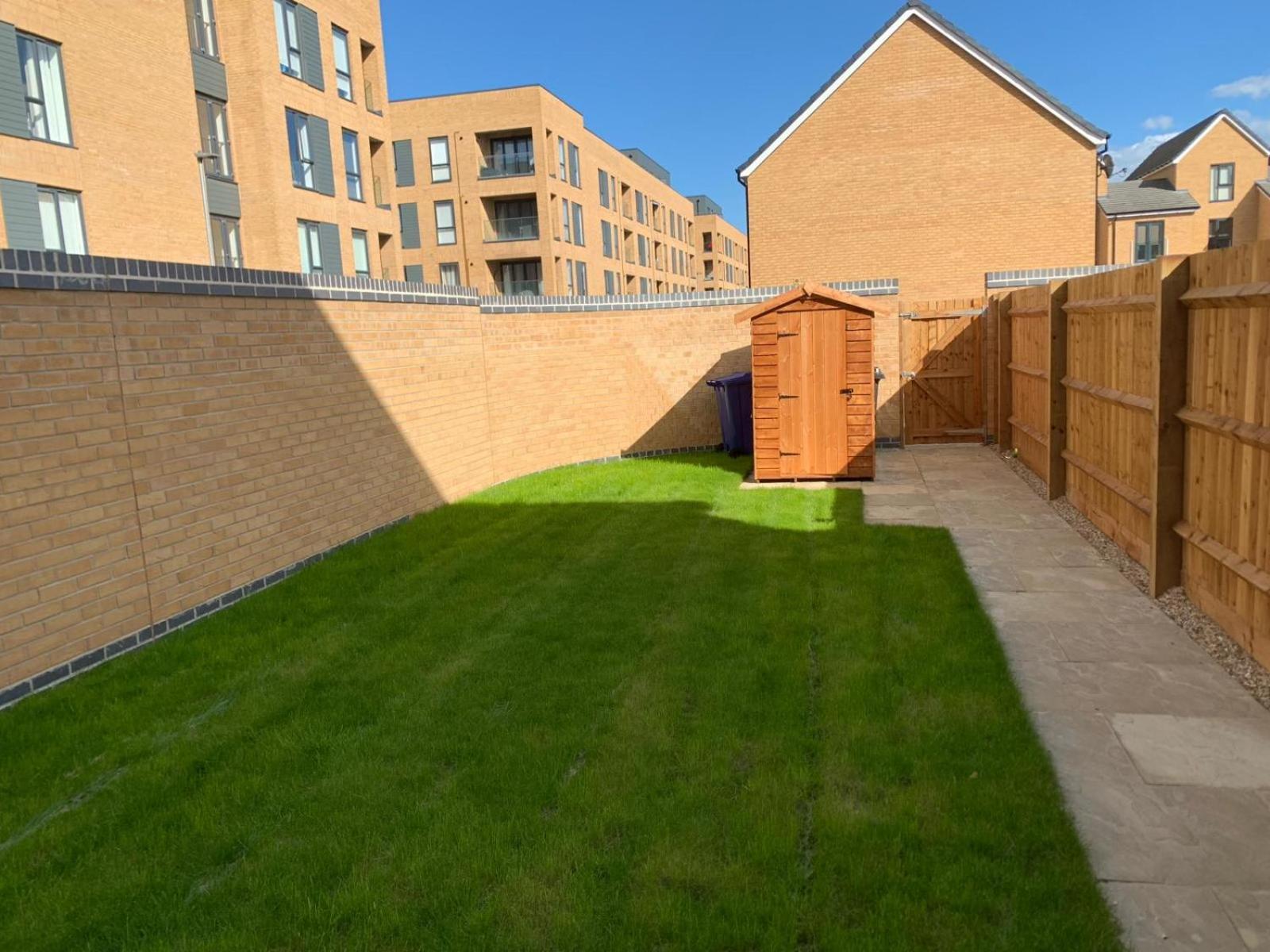 Brand New Entire 4 Bed House Multiple Free Parking Early Check-In Late Check- Out Allowed South Ockendon Eksteriør bilde